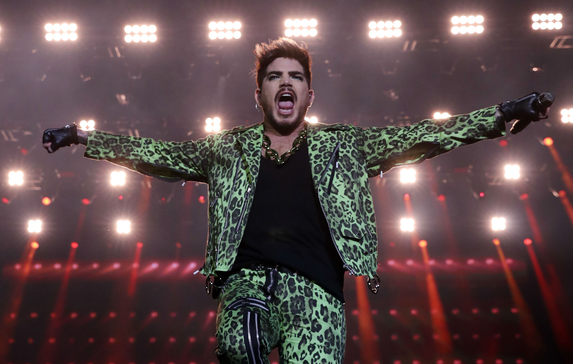 Adam Lambert abre sobre la actuación con Queen: "Sabía que no quería hacer una imitación"