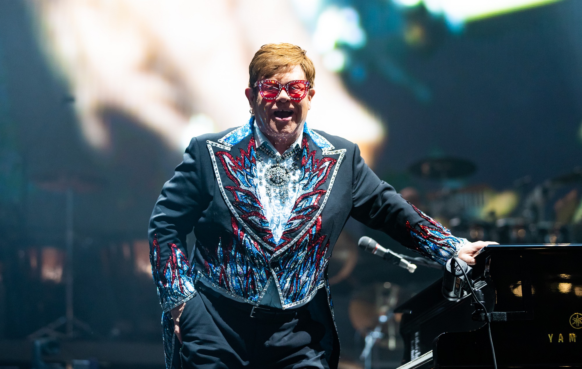 Elton John anuncia un extenso boxeo del 50 aniversario de 'Jewel Box'.