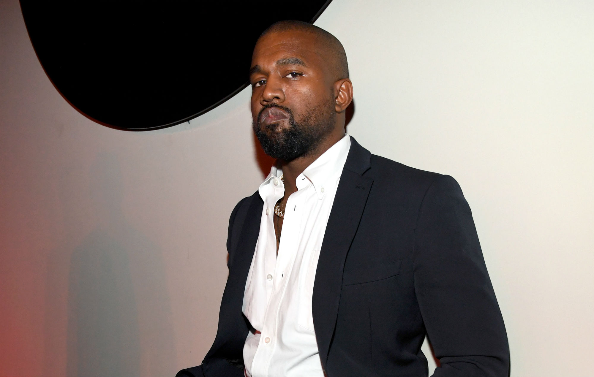 Kanye West se quedó sin cuenta de Twitter después de twittear el número de teléfono del editor de Forbes.
