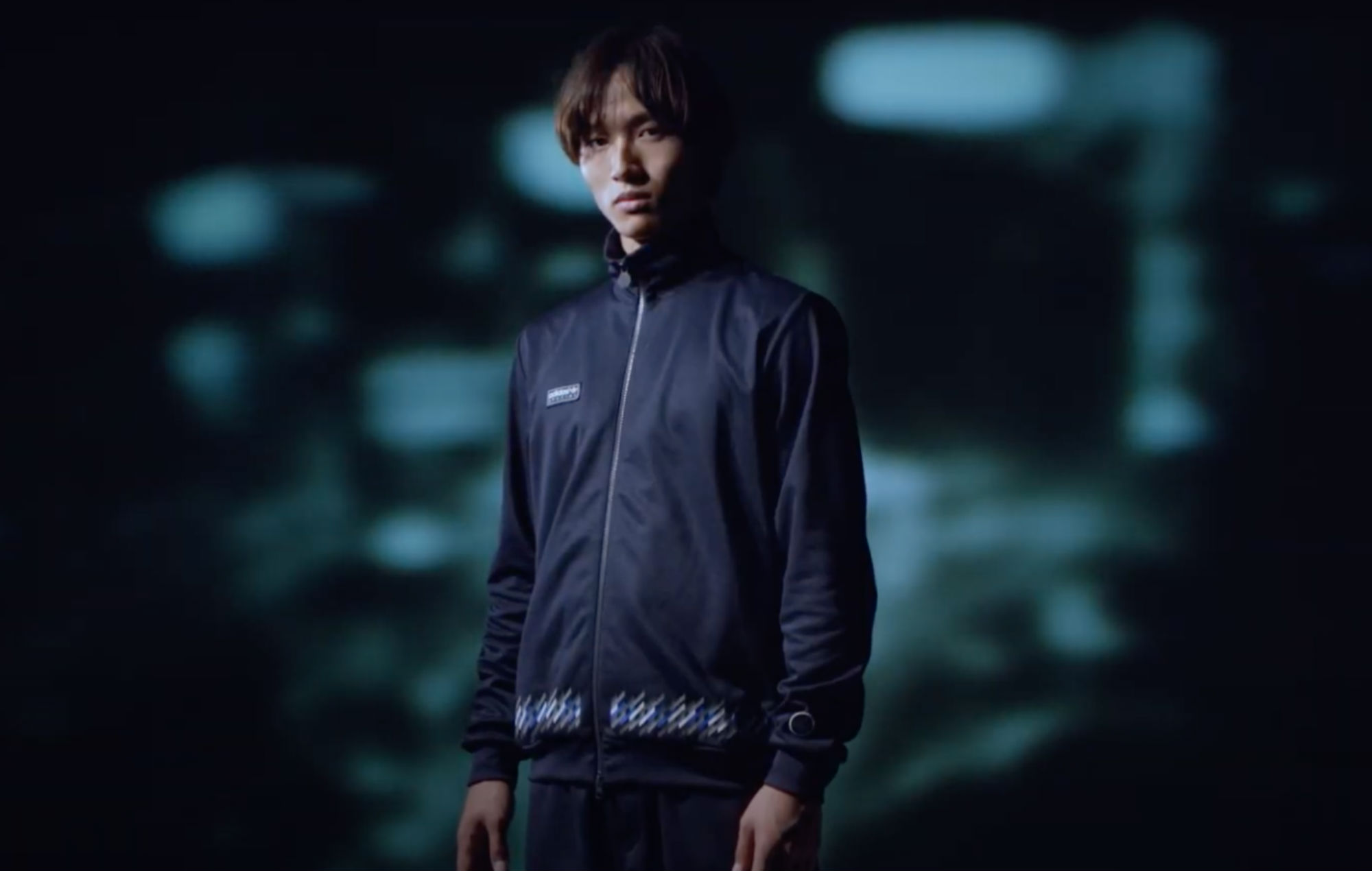 New Order lanza una gama de ropa en colaboración con Adidas