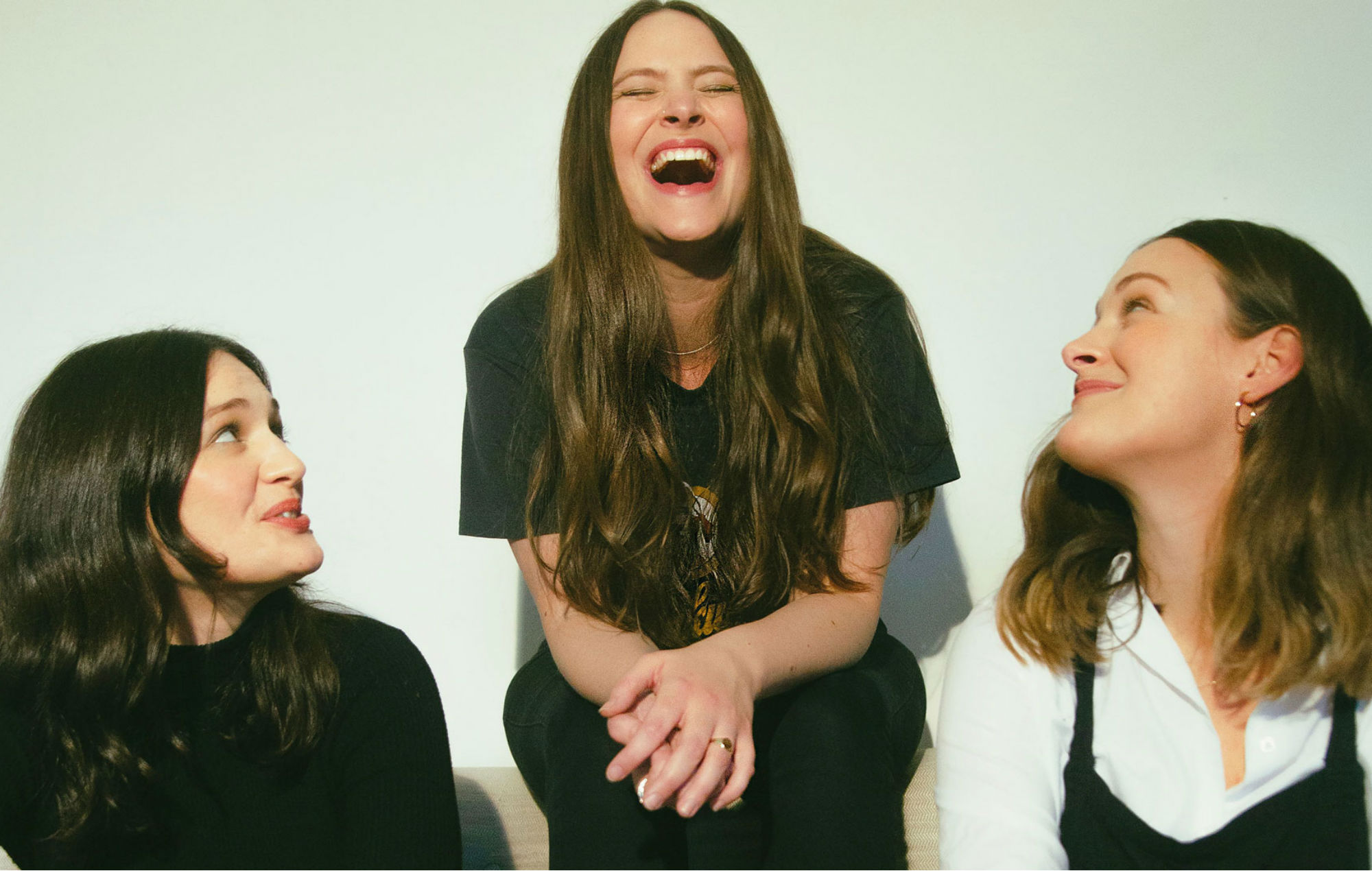 Escuchen el tema principal del nuevo álbum de The Staves, 