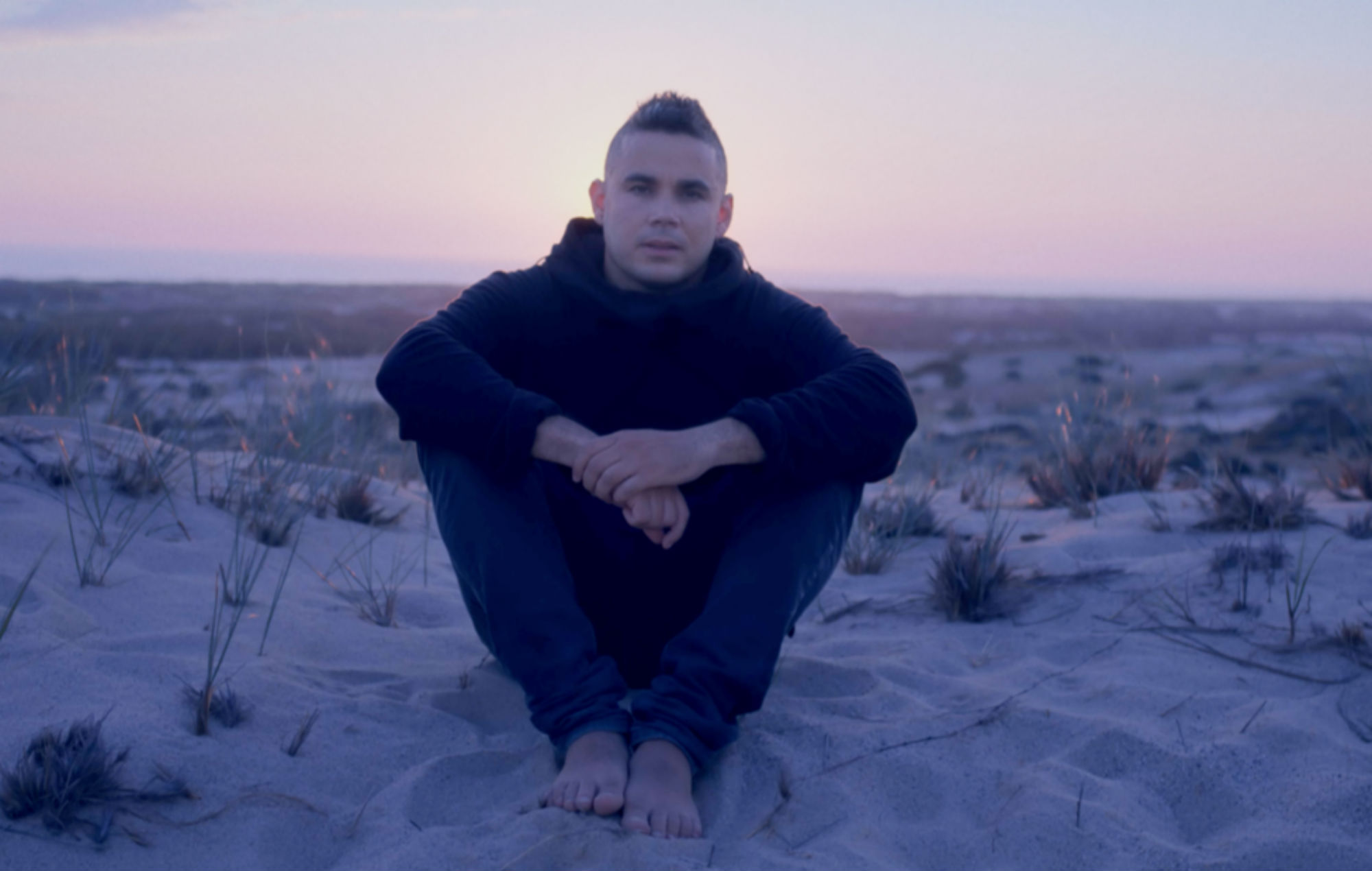 Rostam debuta con un nuevo y conmovedor tema 'Unfold You'.