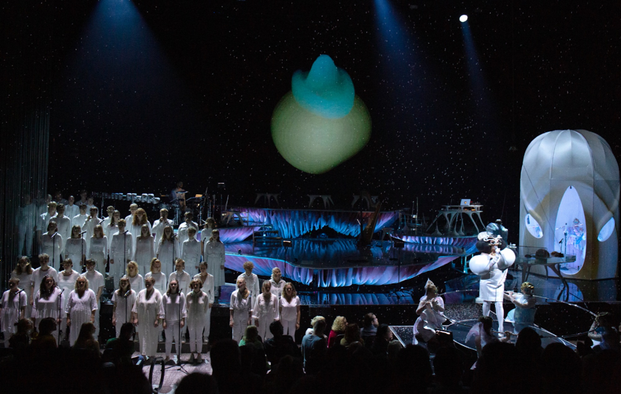 Björk colabora con el coro Hamrahlíð de nuevo en los 'Sonetos' a capella