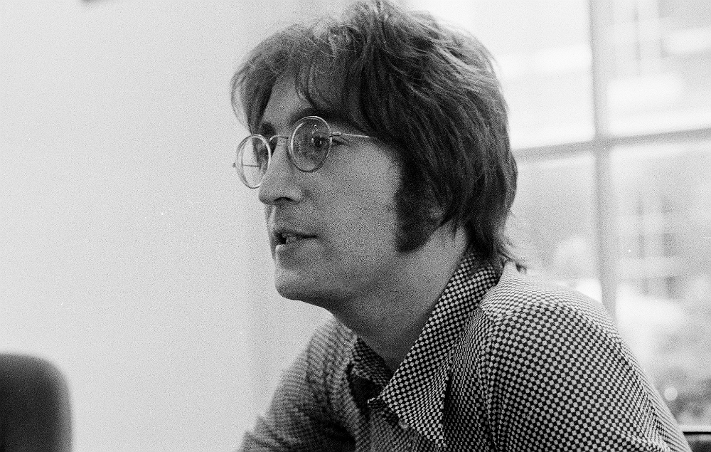 El álbum que John Lennon firmó para Mark Chapman está a punto de ser subastado