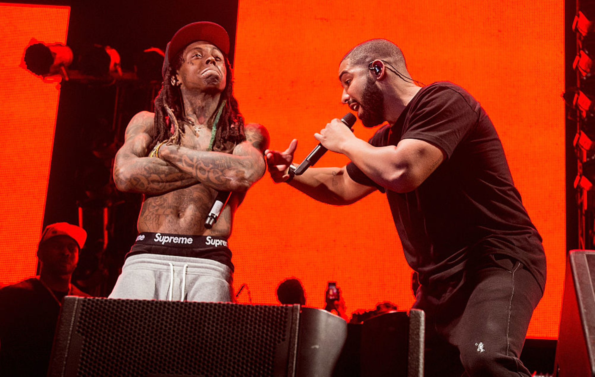 Escuchen a Drake y Lil Wayne colaborando en el nuevo tema 'BB King Freestyle'.