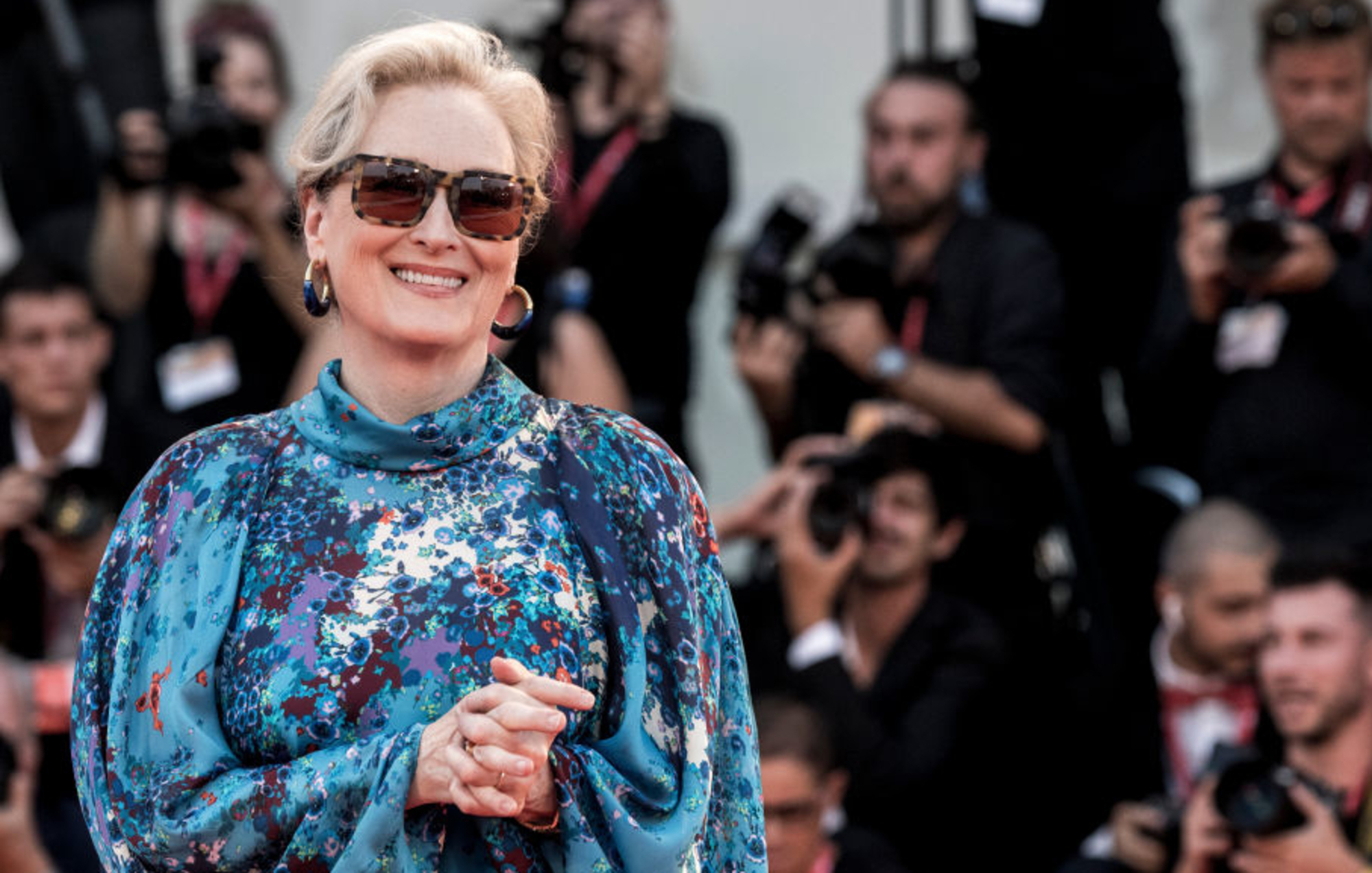 Escuchen el rap de Meryl Streep en la canción de Netflix 'Wear Your Crown'.