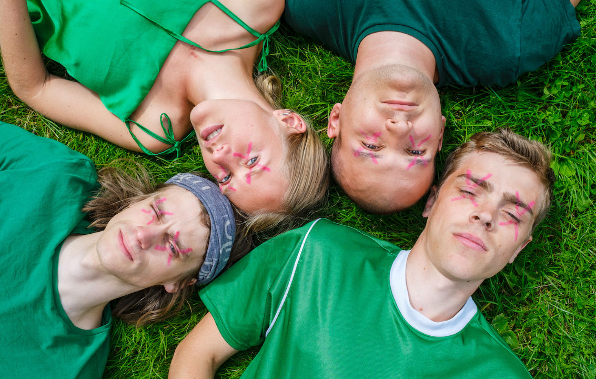 La pregunta de Pom Poko "qué significa ser mujer" en el nuevo single 'Like A Lady'.