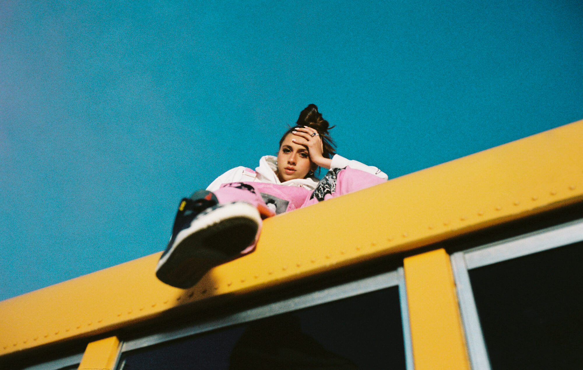 Mira la impactante y elegante actuación de Tate McRae de 