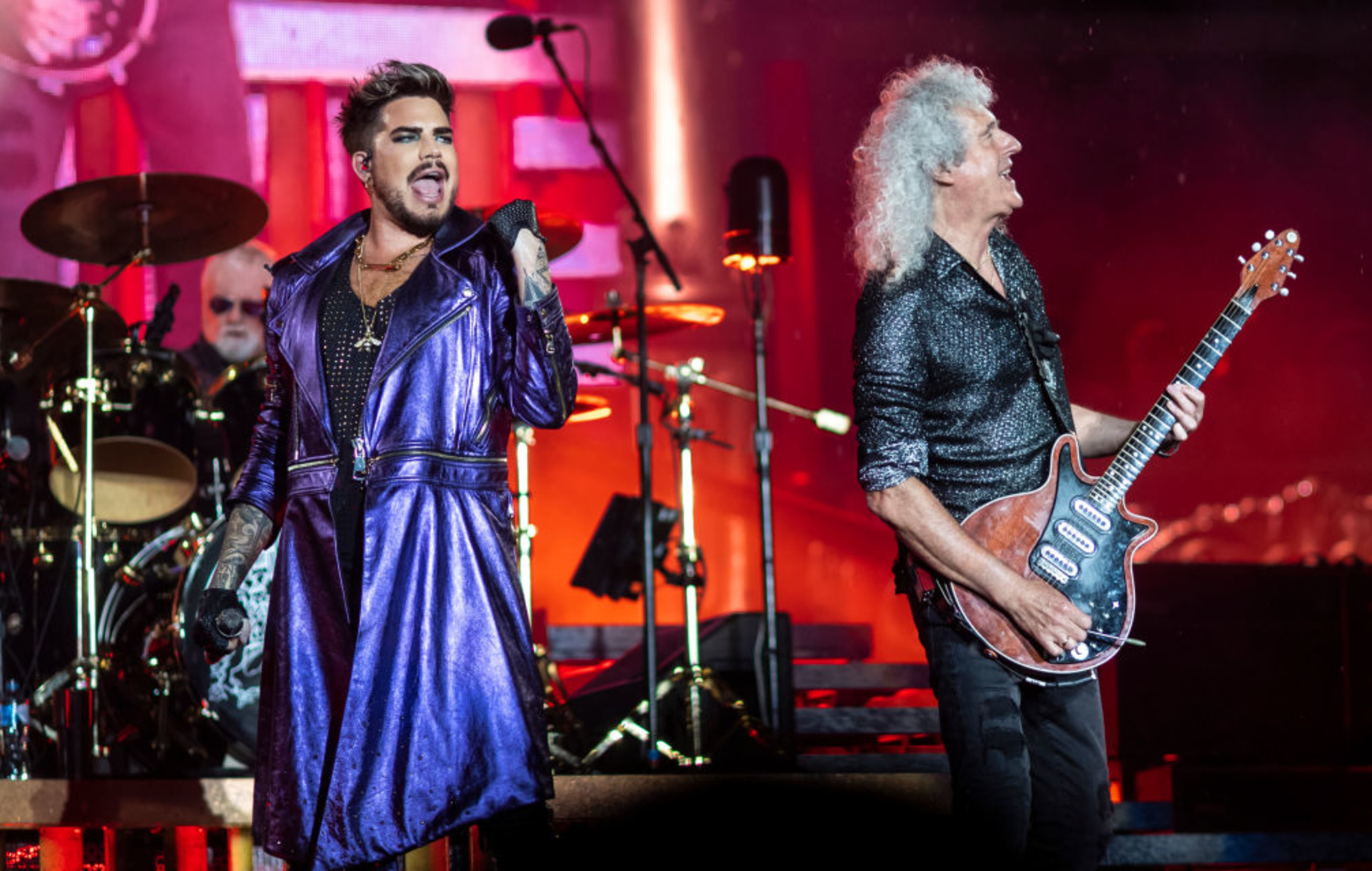 Queen y Adam Lambert comparten la impresionante actuación en directo de 'Somebody To Love'.