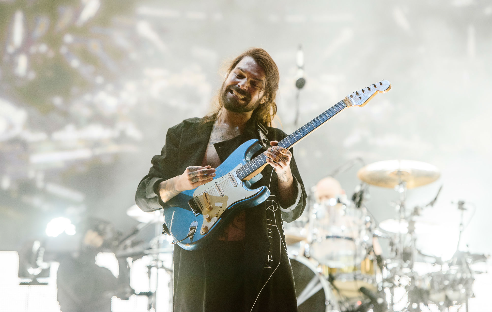 Simon Neil de Biffy Clyro debuta con su primer pedal de guitarra, el 'BOOOOOM BLAST'.