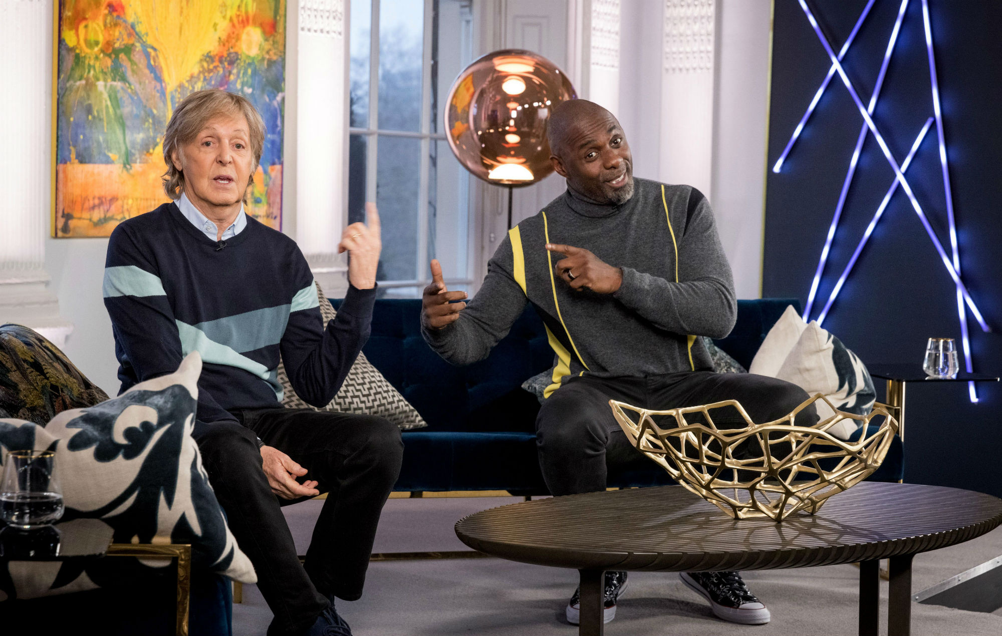 Una guitarra firmada por Paul McCartney e Idris Elba ha subido a una subasta de caridad