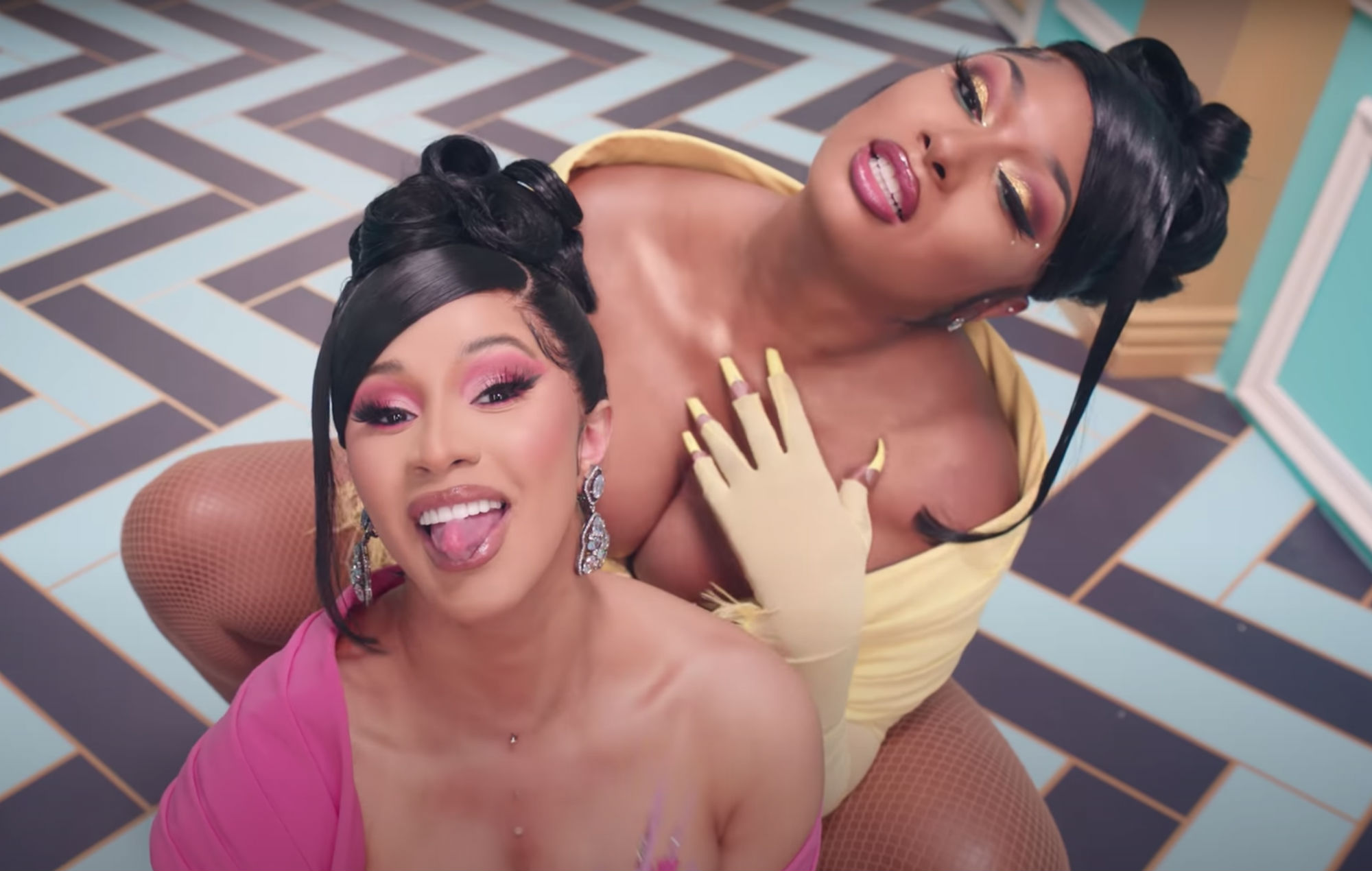 Cardi B no deja que su joven hija Kulture escuche 