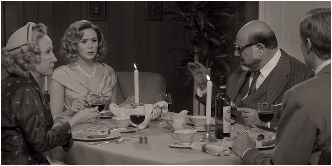 Debra Jo Rupp dice que filmar WandaVision fue como una comedia.