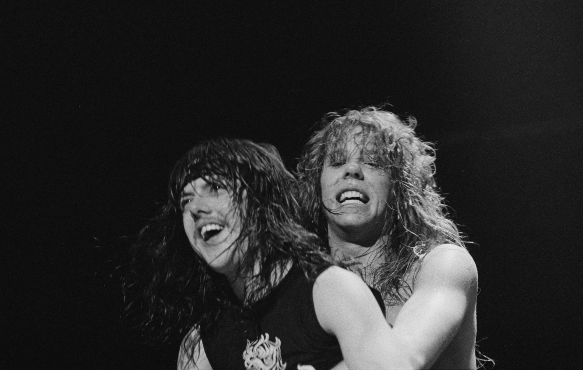 El ex bajista de Metallica Ron McGovney comparte la antigua tarjeta de presentación de la banda
