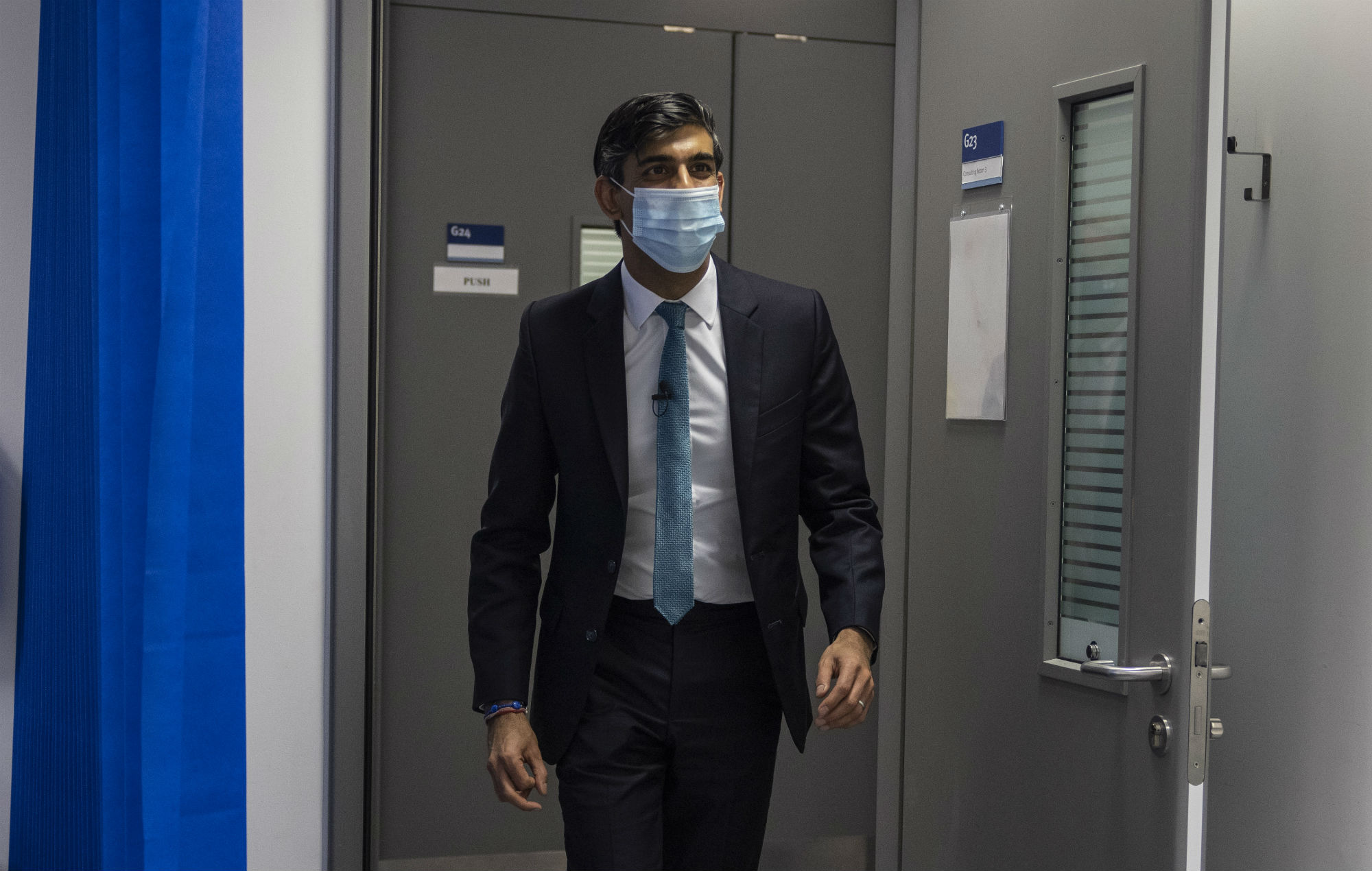 El gobierno del Reino Unido ofrece subvenciones para ayudar a las empresas minoristas, de hostelería y de ocio durante el último cierre del coronavirus