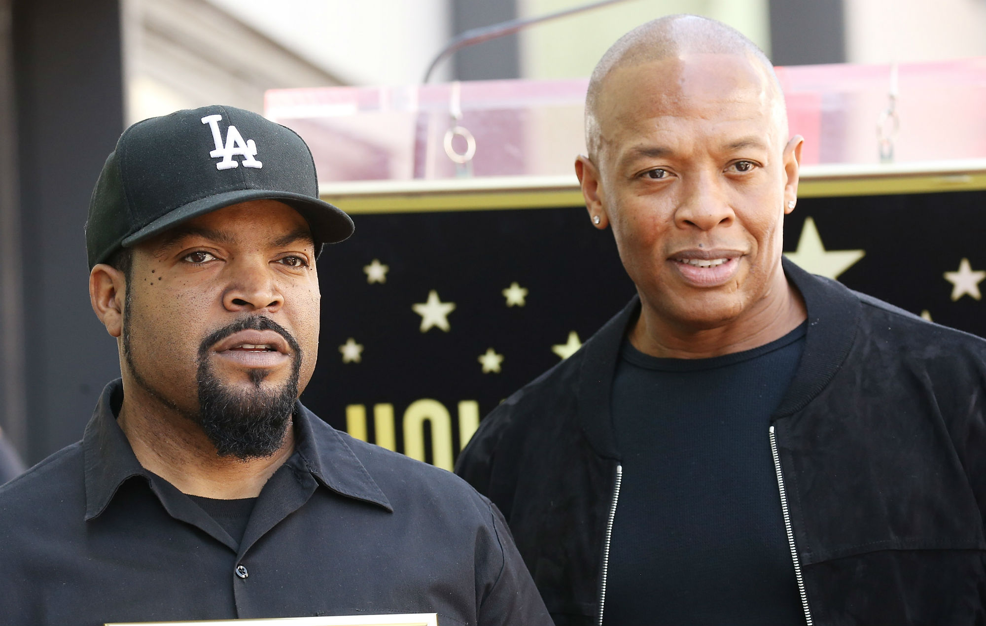 Ice Cube le manda saludos al Dr. Dre después de que el rapero sea hospitalizado con un aneurisma cerebral