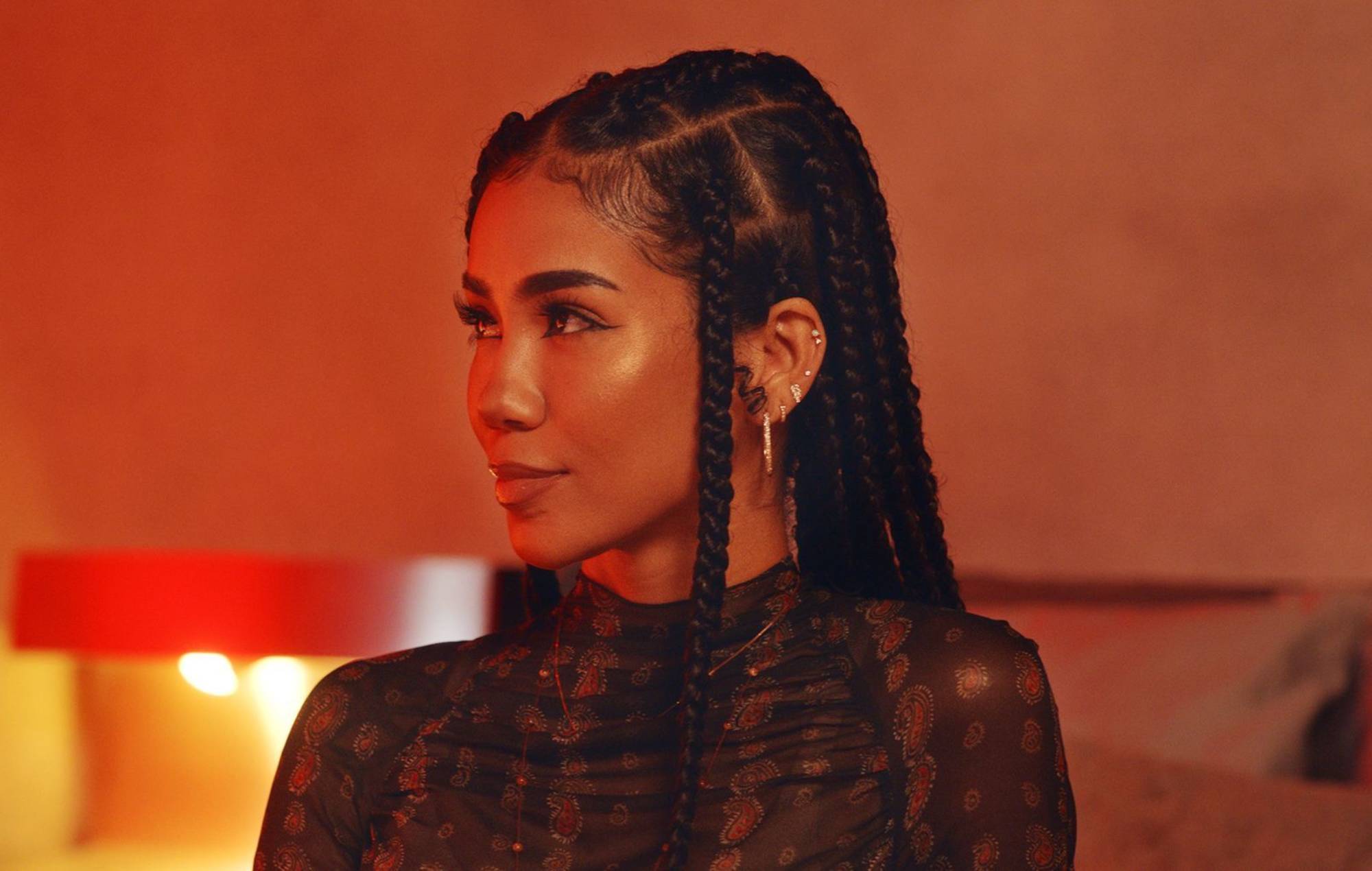 Escucha el nuevo y esperanzador single de Jhené Aiko 'Lead The Way'