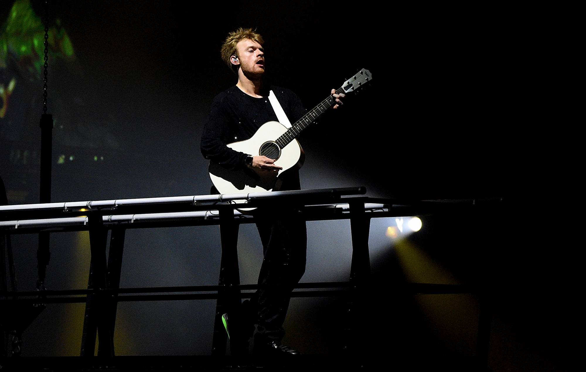 Finneas marcará la nueva película sobre una tragedia en un instituto