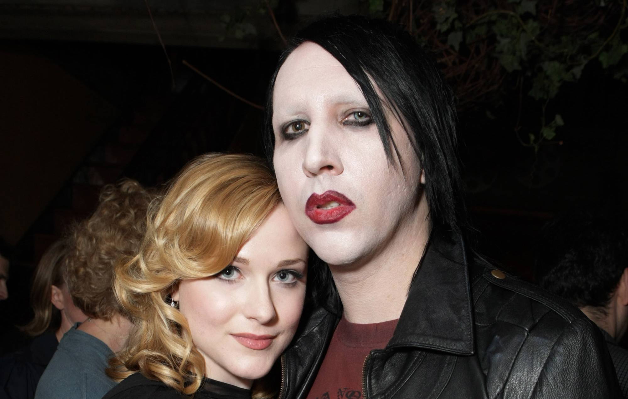 La ex asistente personal de Marilyn Manson respalda a Evan Rachel Wood: "Toda su aura se volvió más oscura"