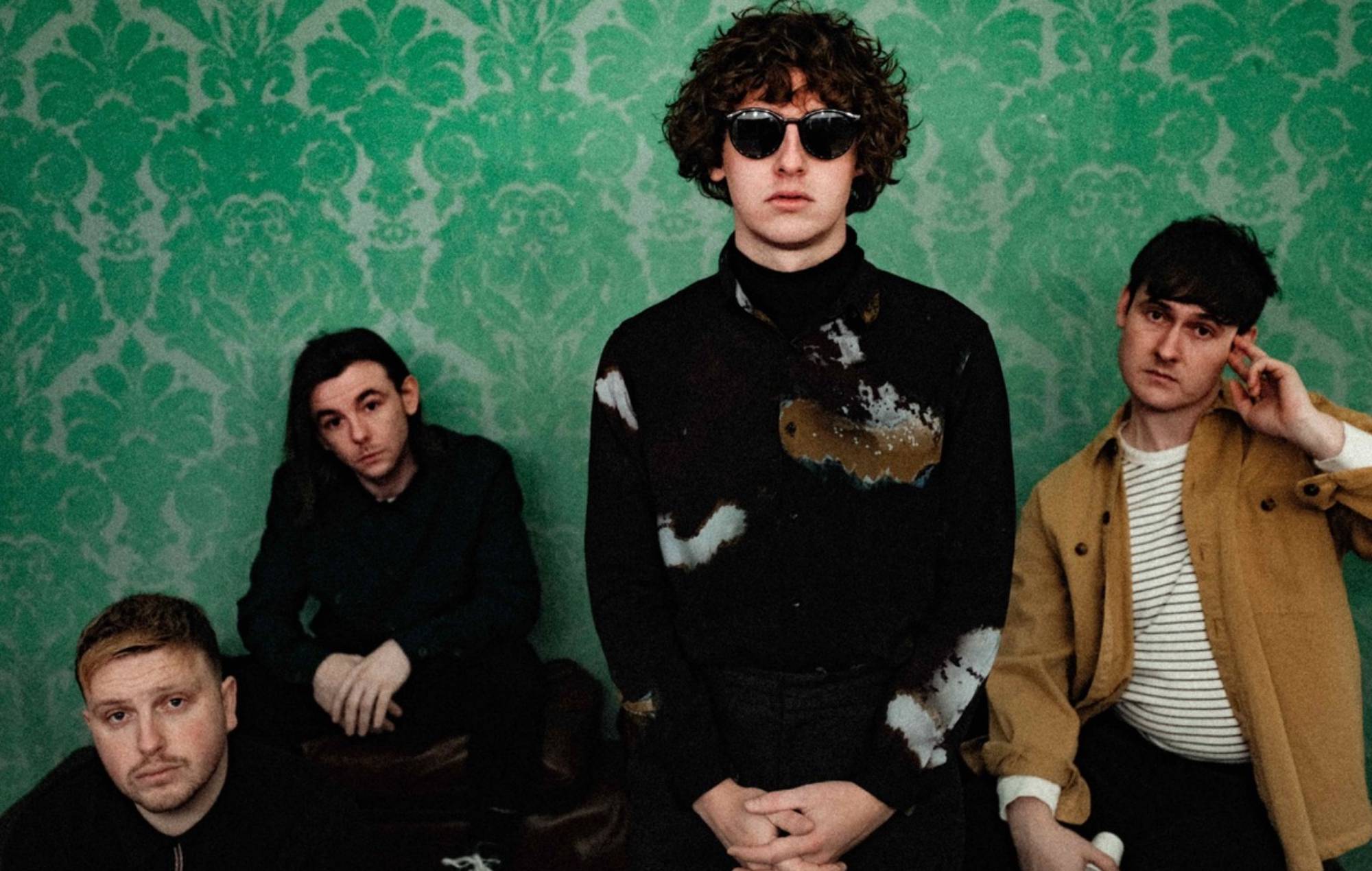 The Snuts se asocian con el Scottish Refugee Council para el vídeo de 'Somebody Loves You'