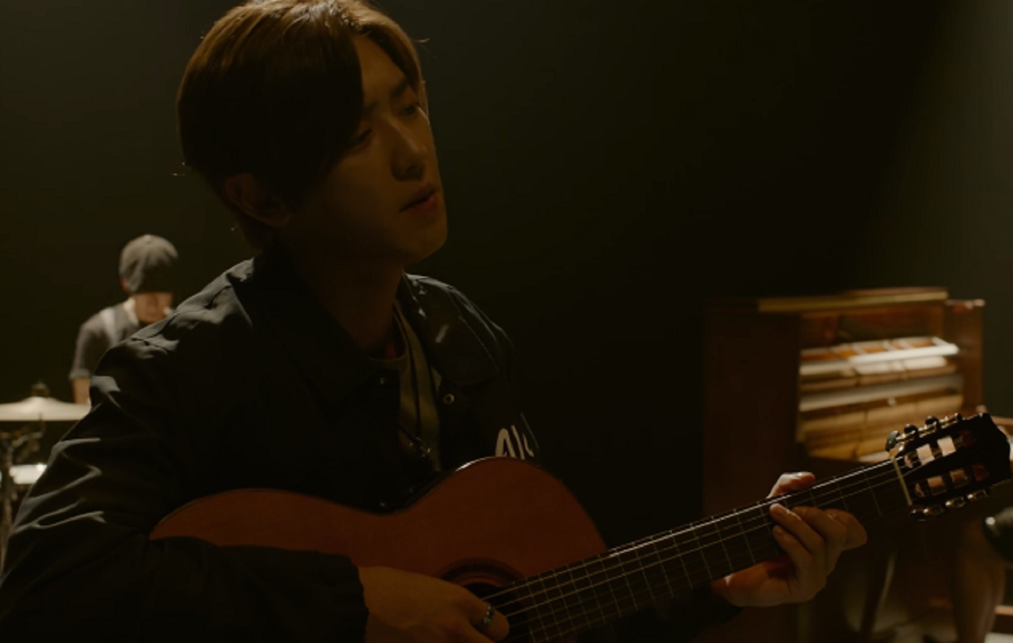 Chanyeol de EXO versiona 'Bad Guy' de Billie Eilish para su próxima película