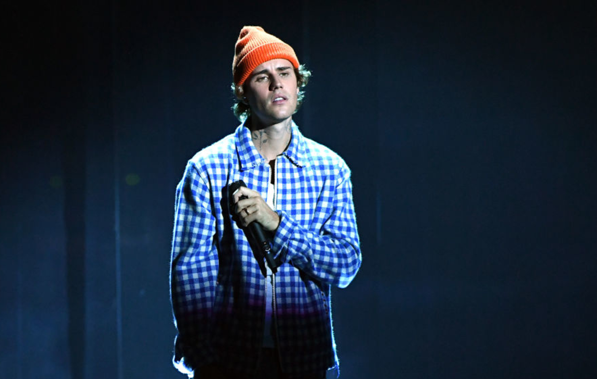 La discográfica de Justice responde a las comparaciones del logo con el nuevo disco de Justin Bieber