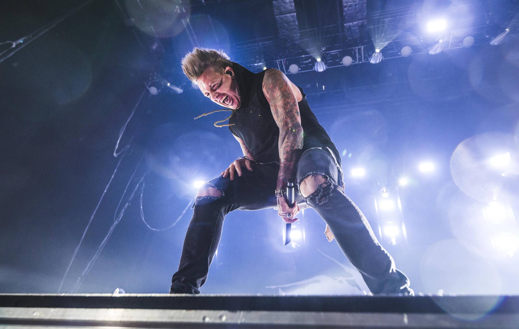 Papa Roach comparte el vídeo musical de su nueva versión de 'Broken As Me'