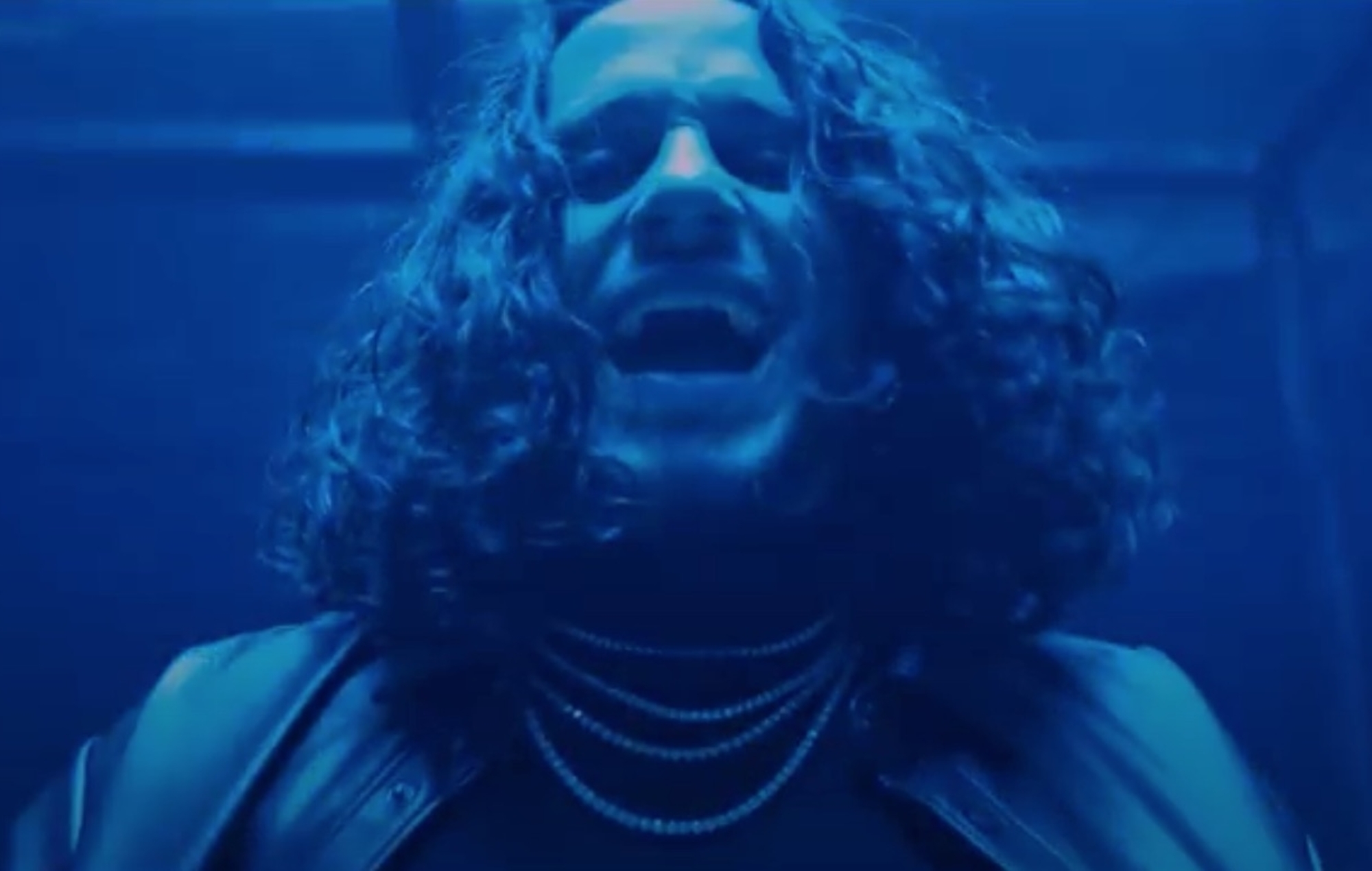 Russ comparte el nuevo vídeo de su reciente tema 