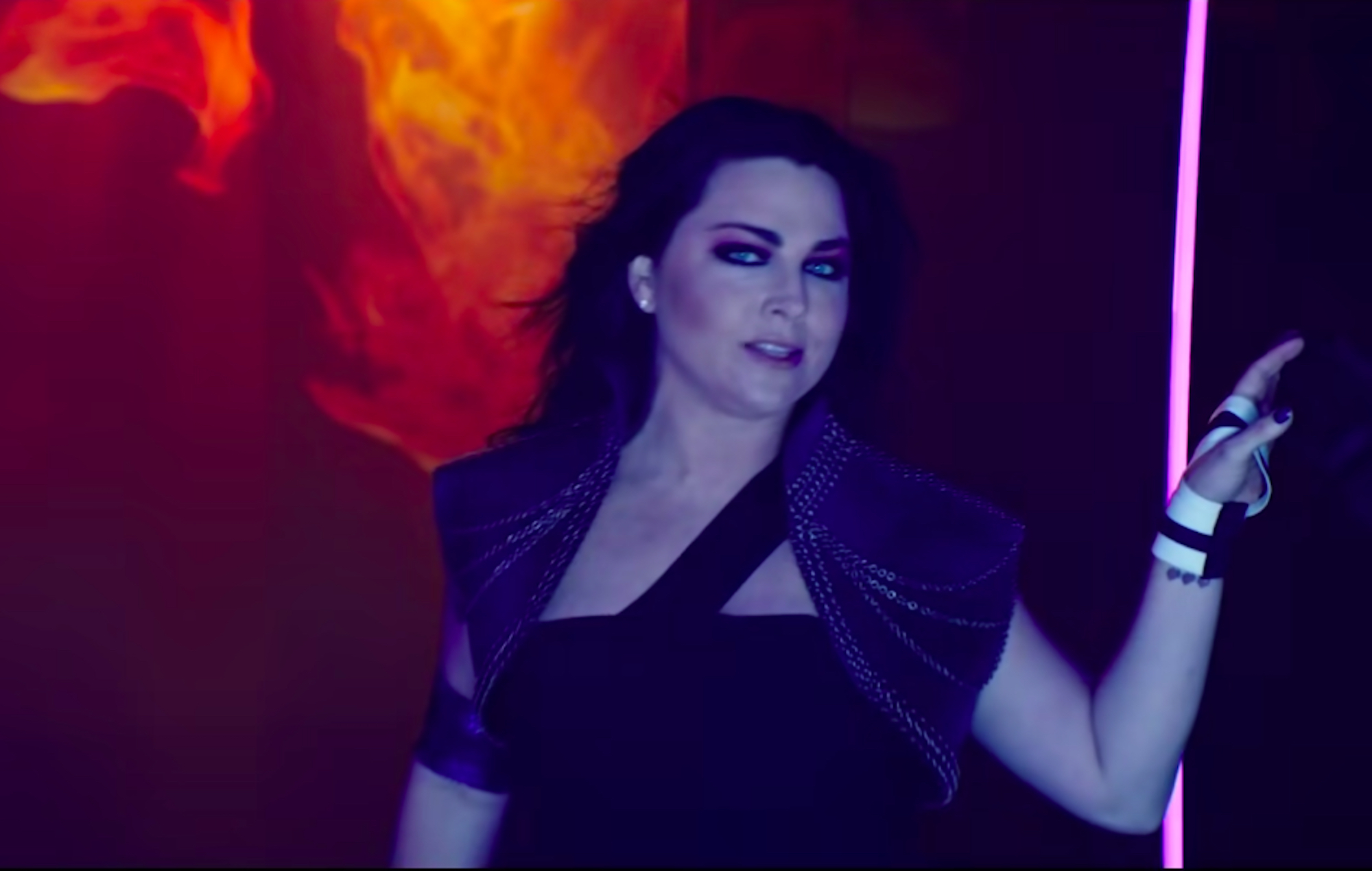 Mira el nuevo y ardiente vídeo de Evanescence para 'Better Without You'