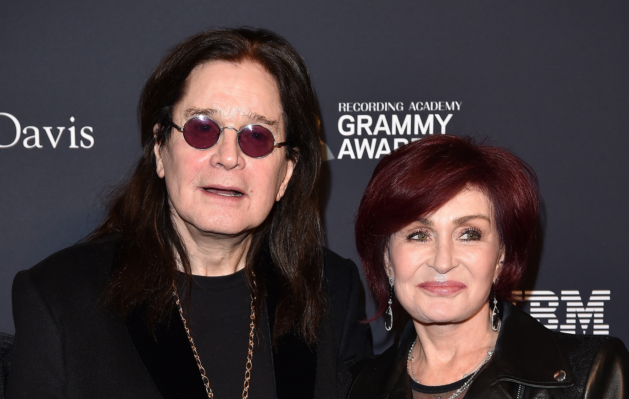 Ozzy Osbourne apoya a su mujer Sharon tras la polémica por el racismo en 'The Talk'
