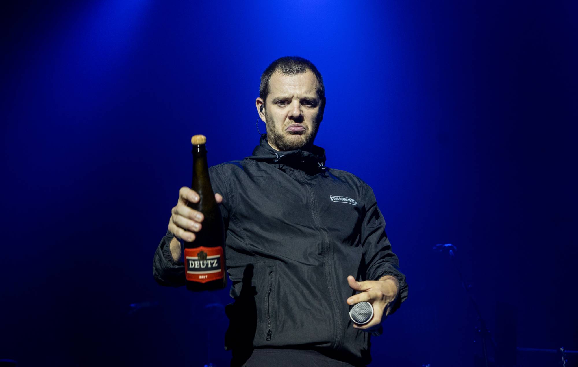 Vea a The Streets unir temas clásicos en una actuación especial de 