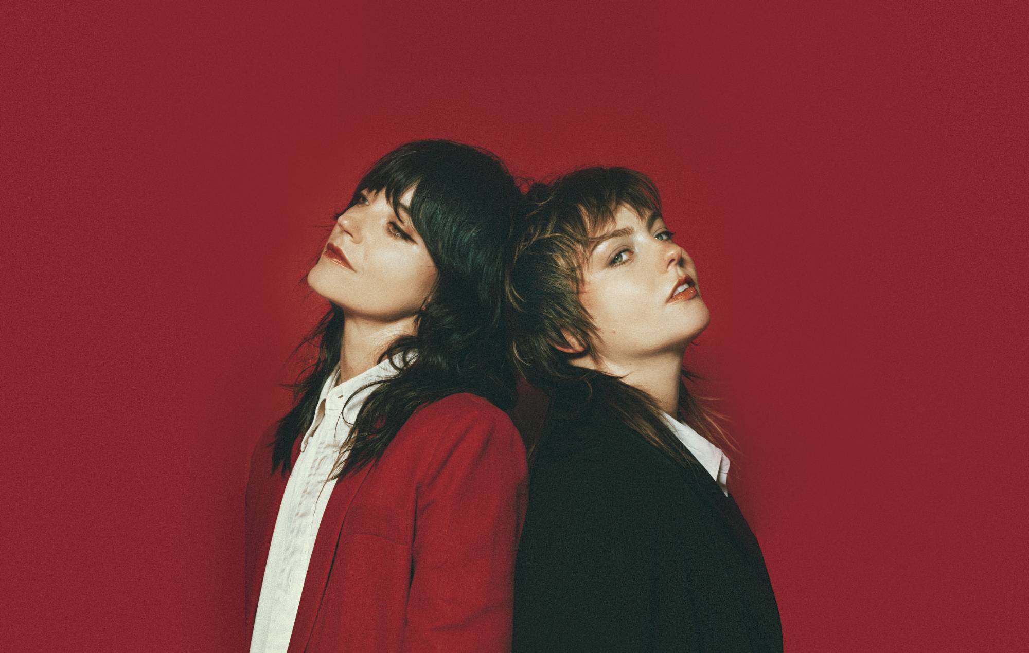 Escucha a Sharon Van Etten y Angel Olsen unirse en la nueva canción 'Like I Used To'