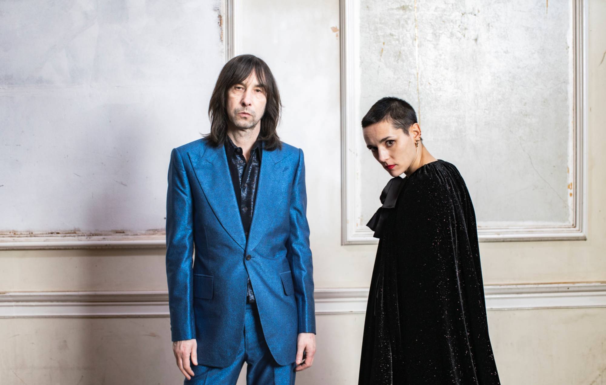 Escucha el nuevo single de Bobby Gillespie y Jehnny Beth 'Chase It Down'