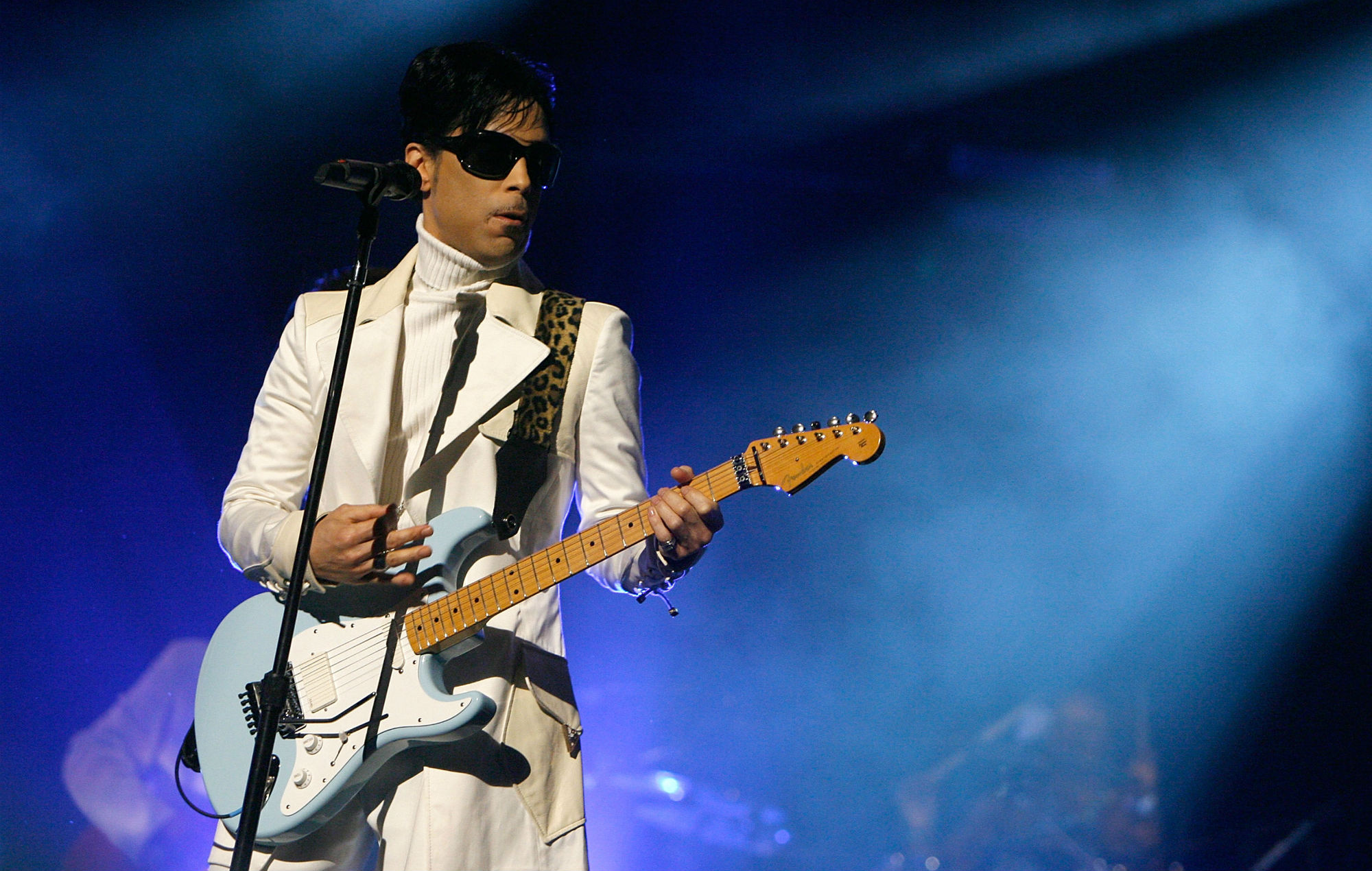 Mira las imágenes desenterradas de la última gira europea de Prince en 2014
