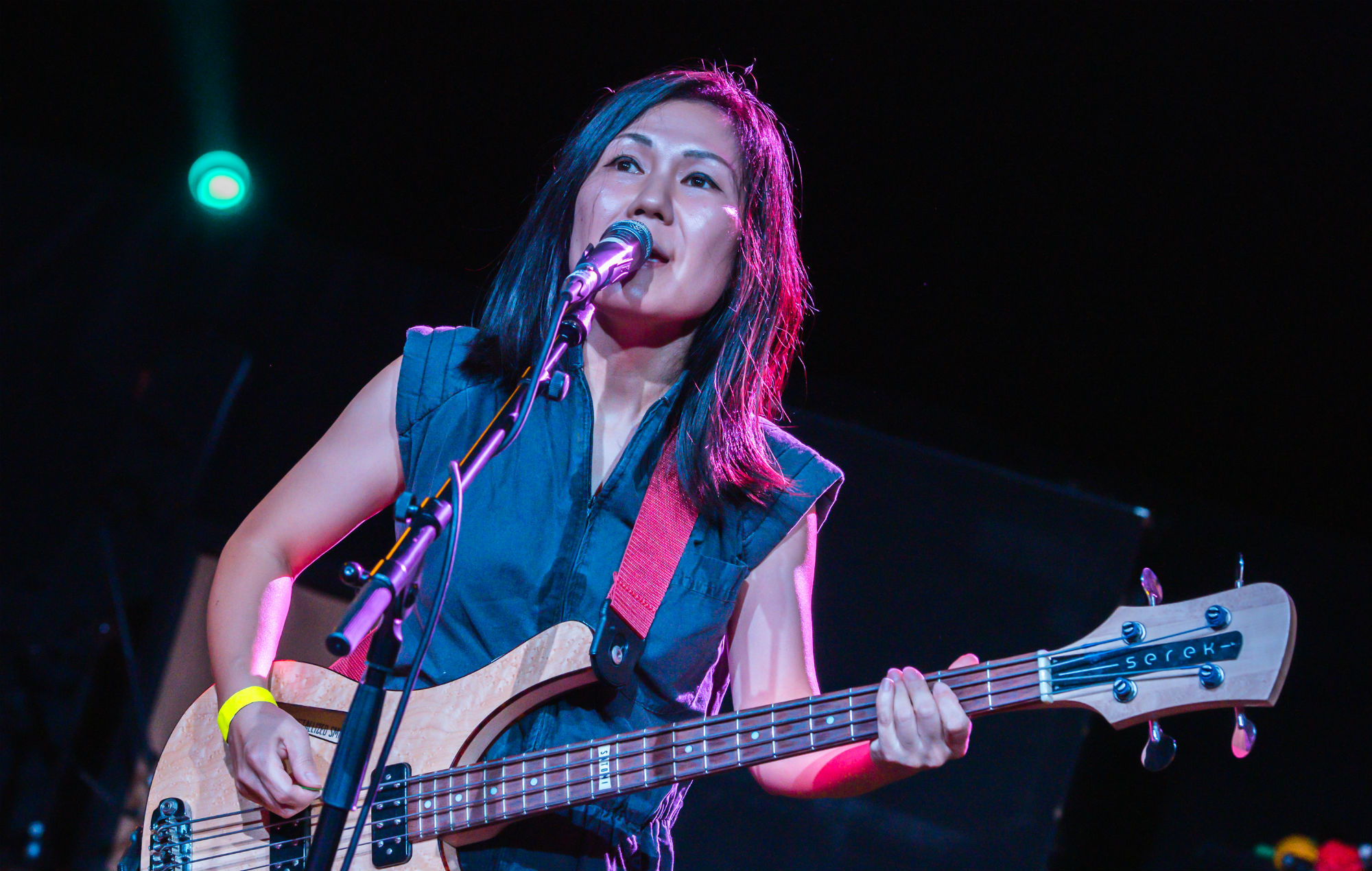 Escucha la versión de Deerhoof de 'Don't Talk Like' de Sleater-Kinney