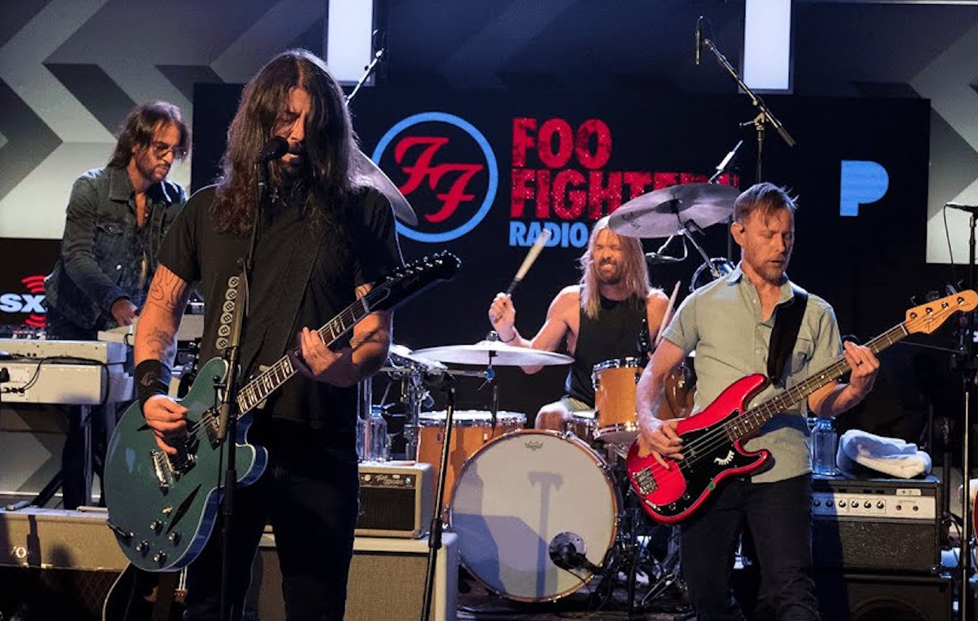 Foo Fighters lamenta la muerte de su director de escena Andy Pollard