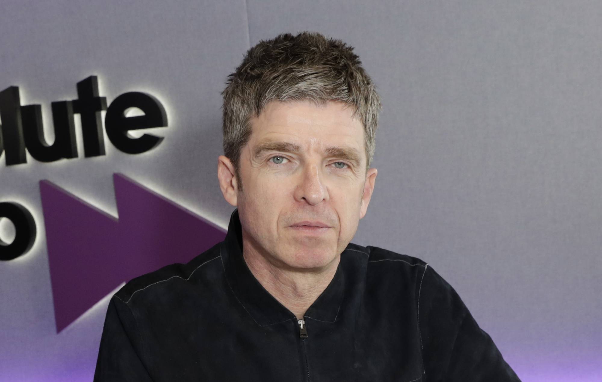 Noel Gallagher dice que está considerando la posibilidad de vender los derechos de su catálogo antiguo