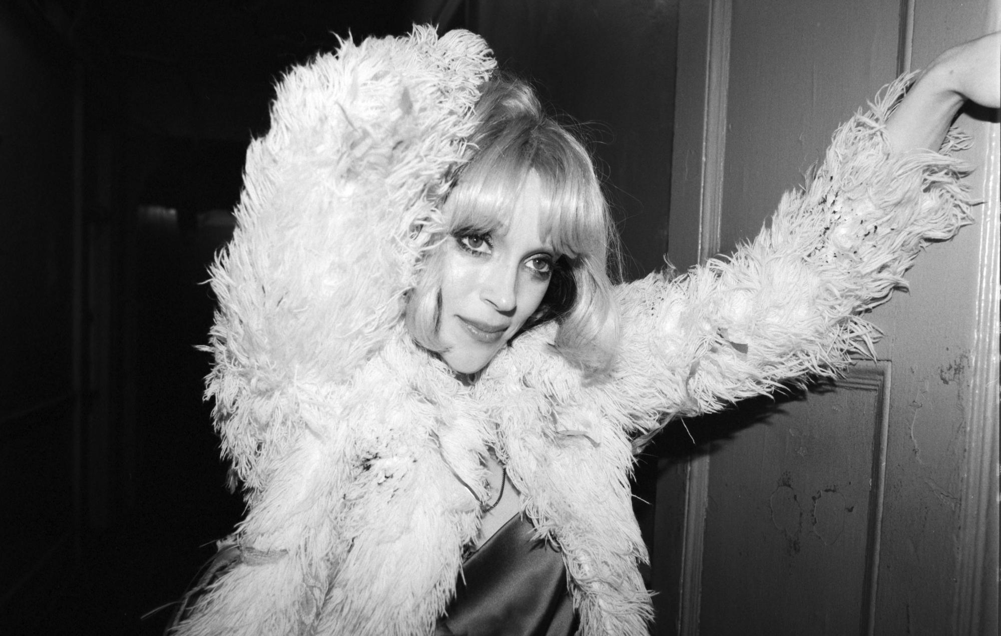 St. Vincent lanza un nuevo programa de radio con temática de los 70