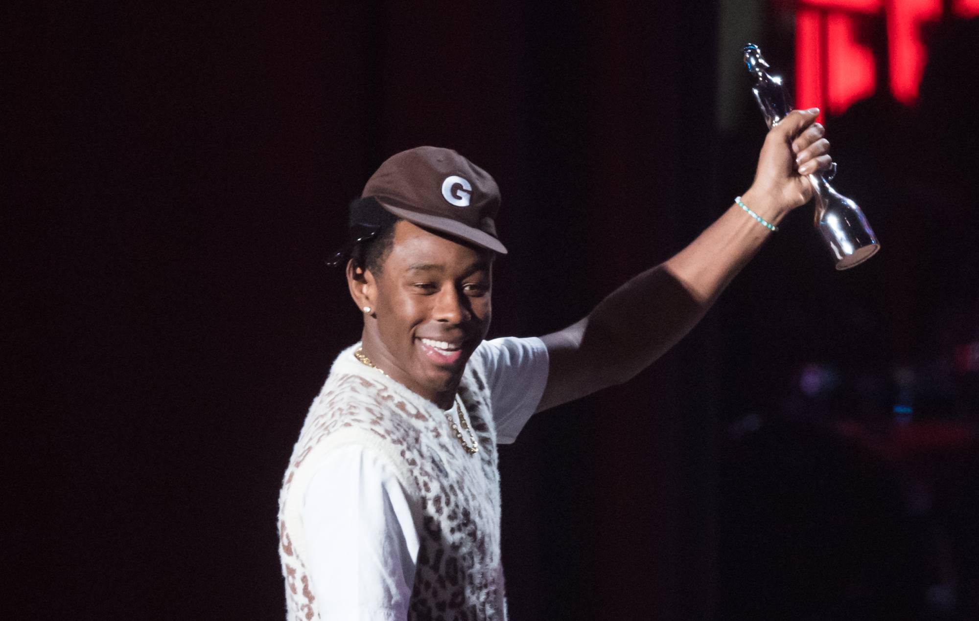 Tyler, the Creator está adelantando su nueva música a los fans que llamen a su línea telefónica