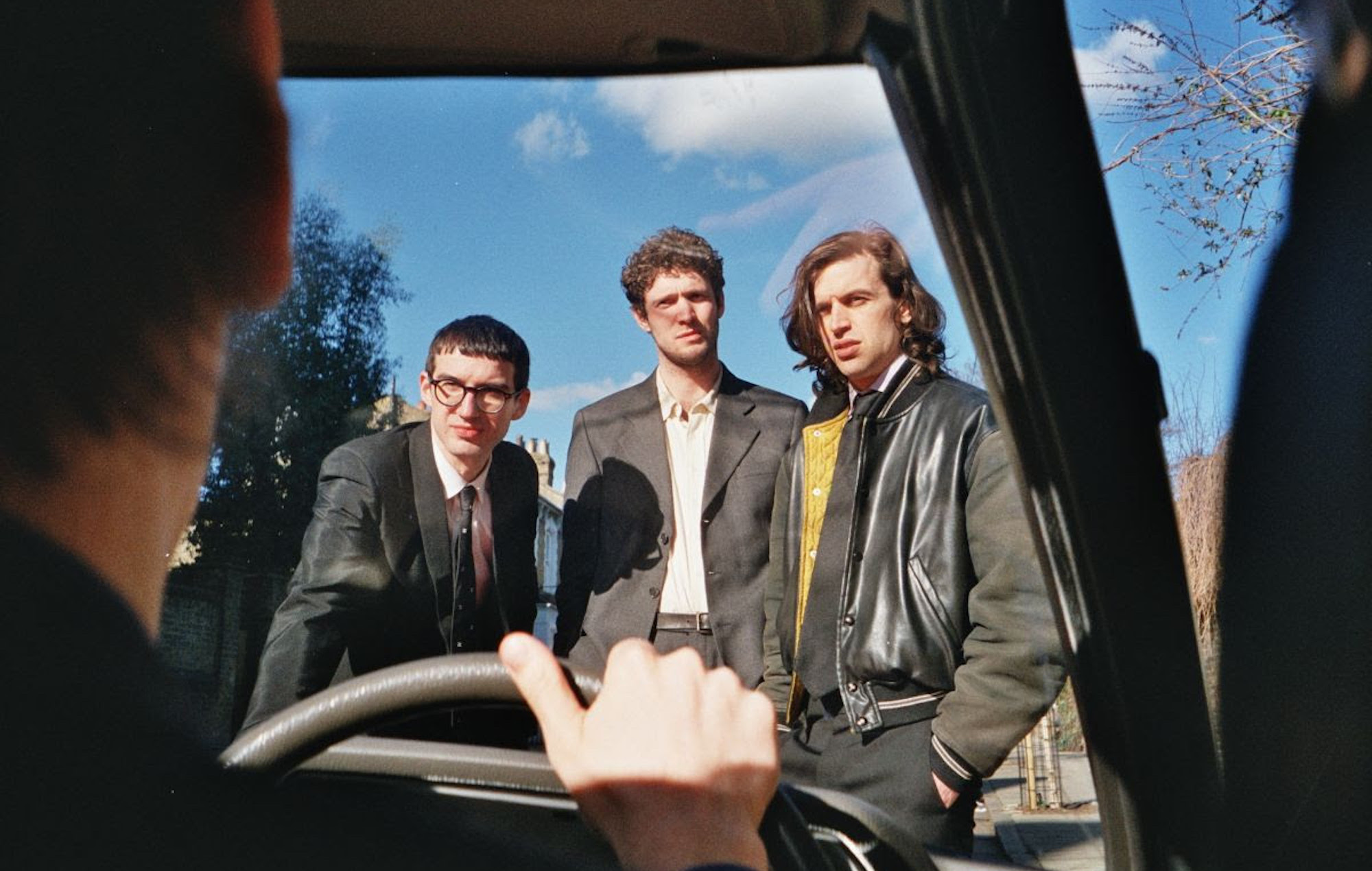 Escucha el nuevo y gigantesco single de Spector 'Funny Way Of Showing It'