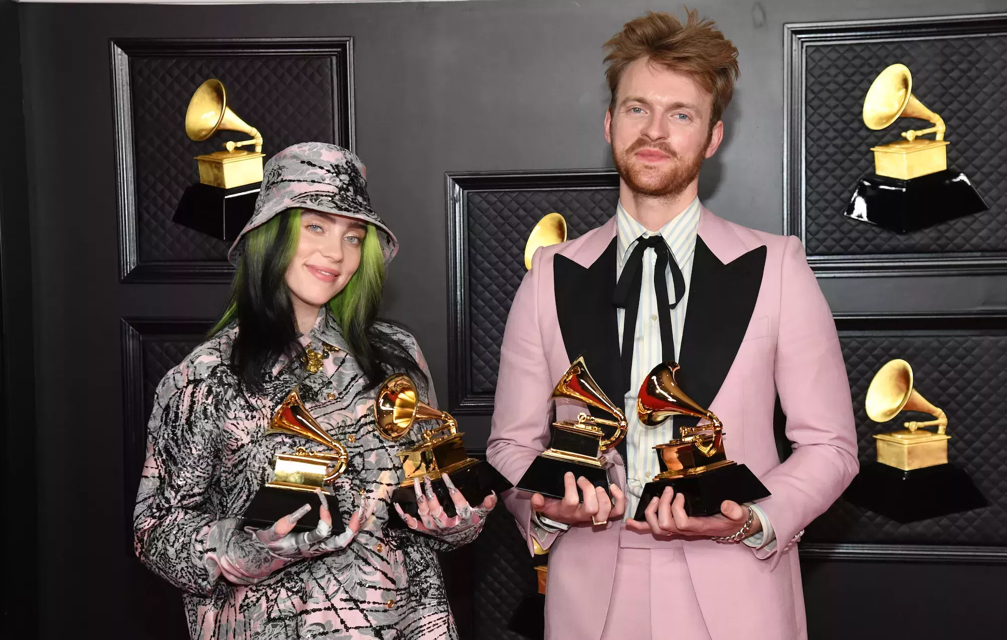 Finneas se dirige a las cuentas de los trolls de Billie Eilish por 