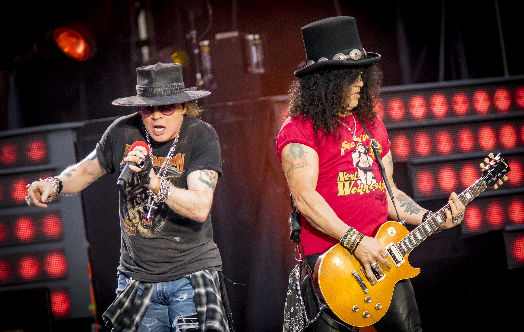 Guns N' Roses ha lanzado una línea oficial de bongs y accesorios para fumar