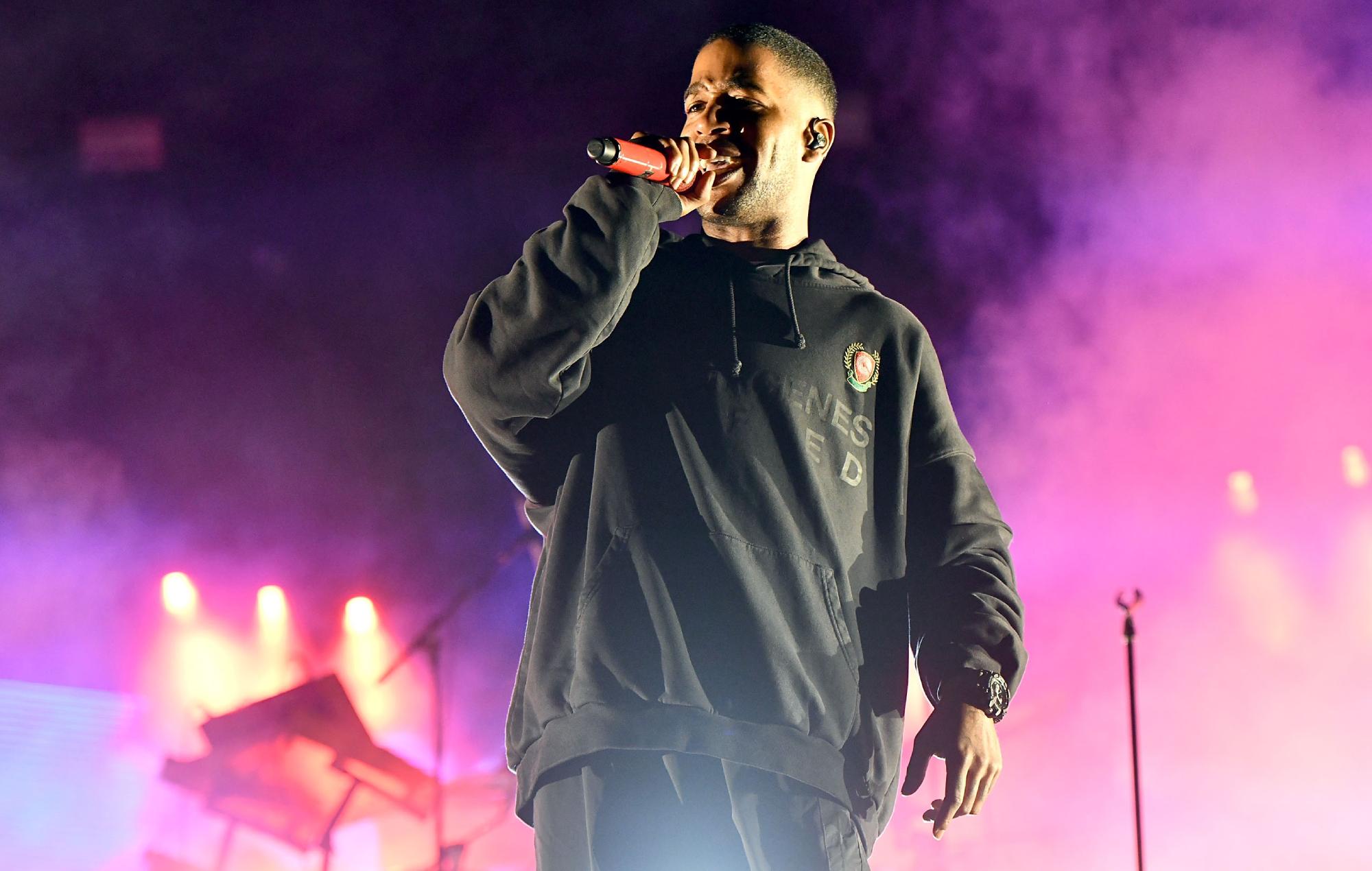 Kid Cudi dice a la gente que le critica por pintarse las uñas que "se vaya a la mierda"