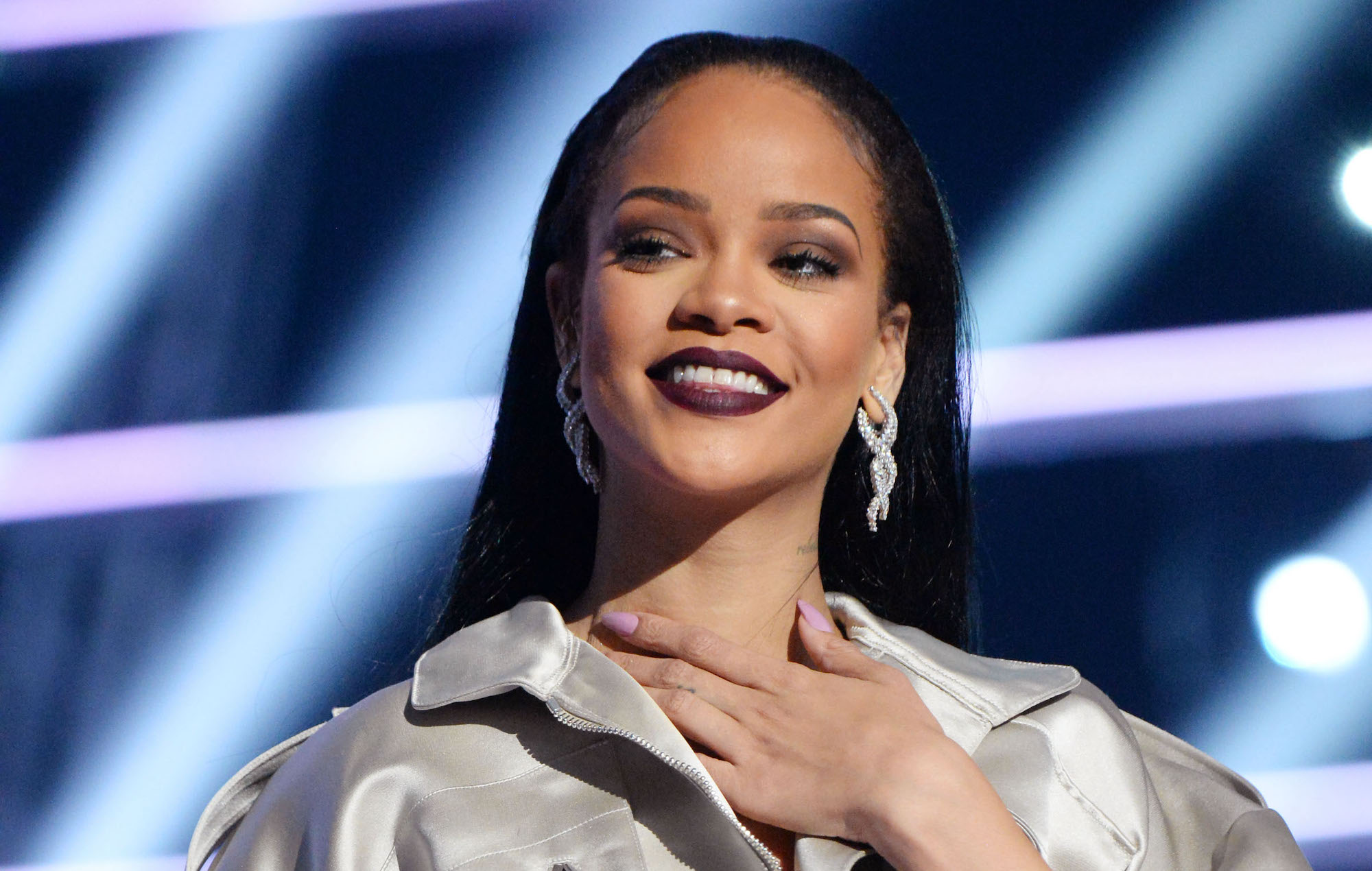 La policía fue llamada a la casa de Rihanna en Los Ángeles tras recibir informes de un intruso