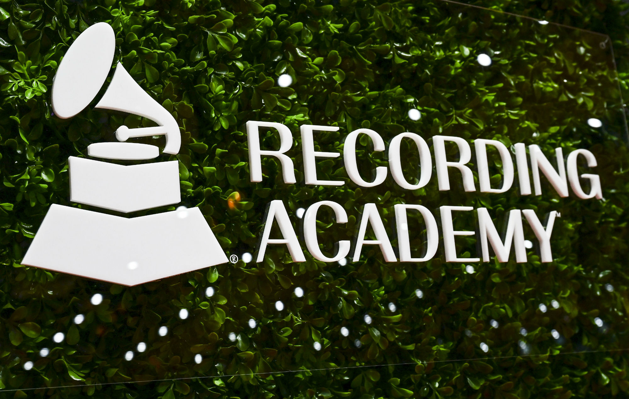 Los números de las listas de éxitos y las cifras de ventas estarán prohibidos en los futuros anuncios de los Grammys 
