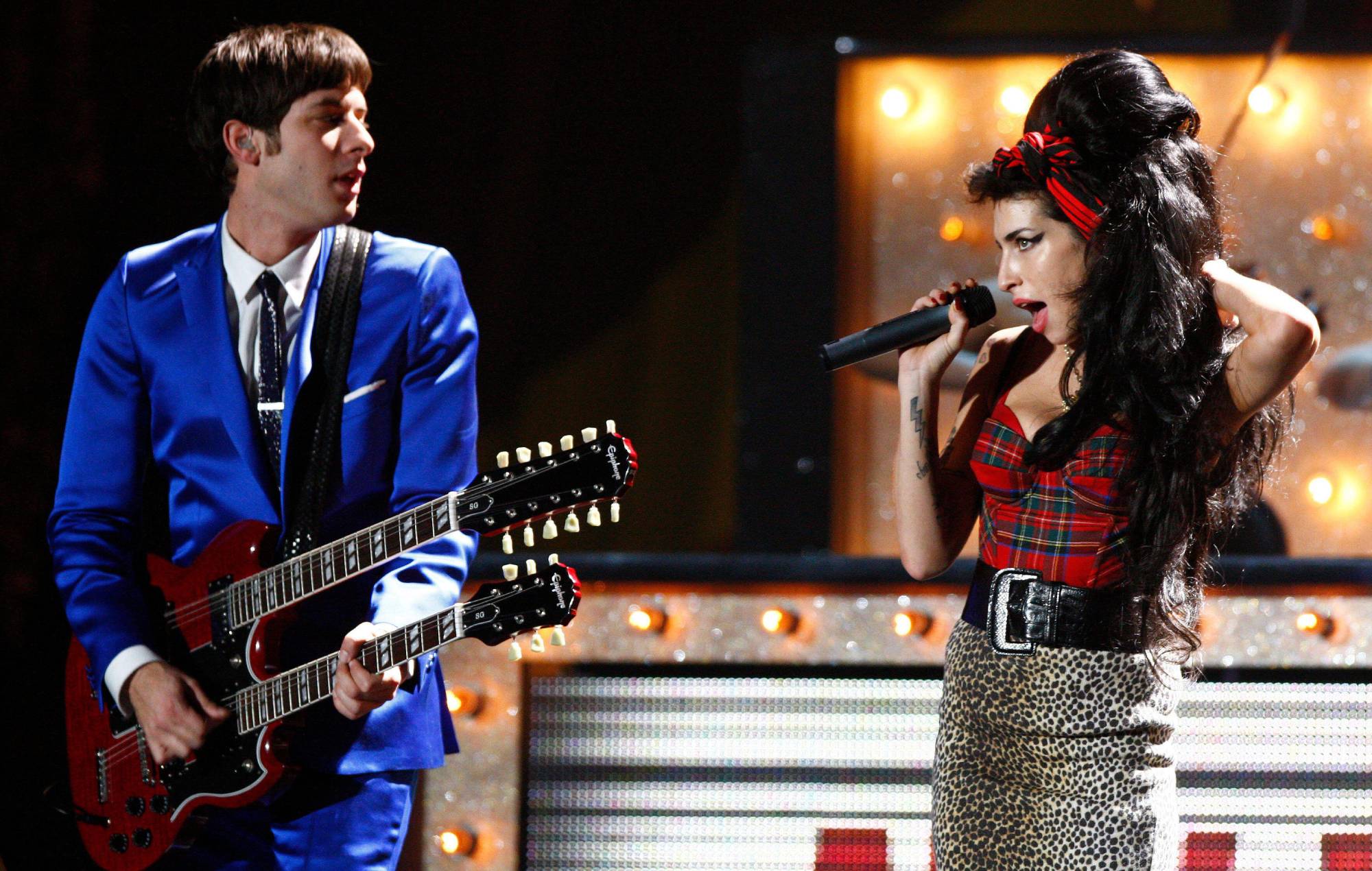 Mark Ronson dice que no "amaba del todo" su comportamiento con Amy Winehouse