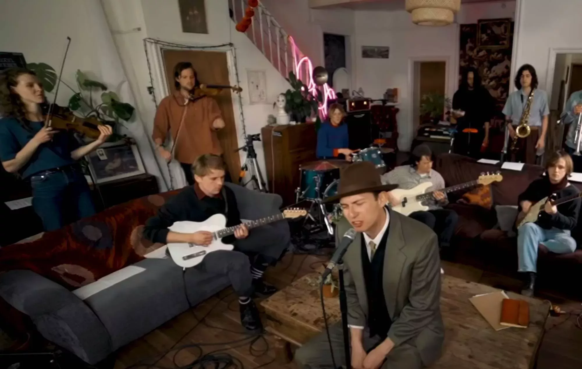 Vea el concierto de Shame en el Tiny Desk de la NPR con tintes de jazz