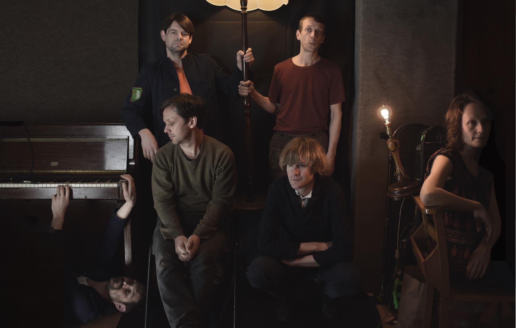 British Sea Power cambian de nombre a Sea Power y anuncian nuevo álbum con el single 'Two Fingers'