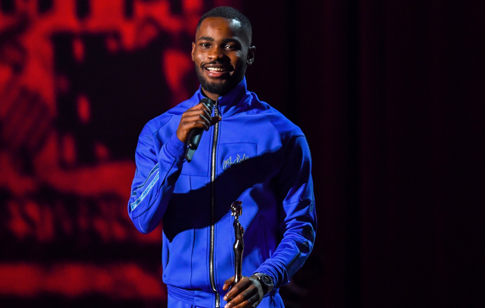 Dave se abre a la inmigración en una nueva y emotiva entrevista