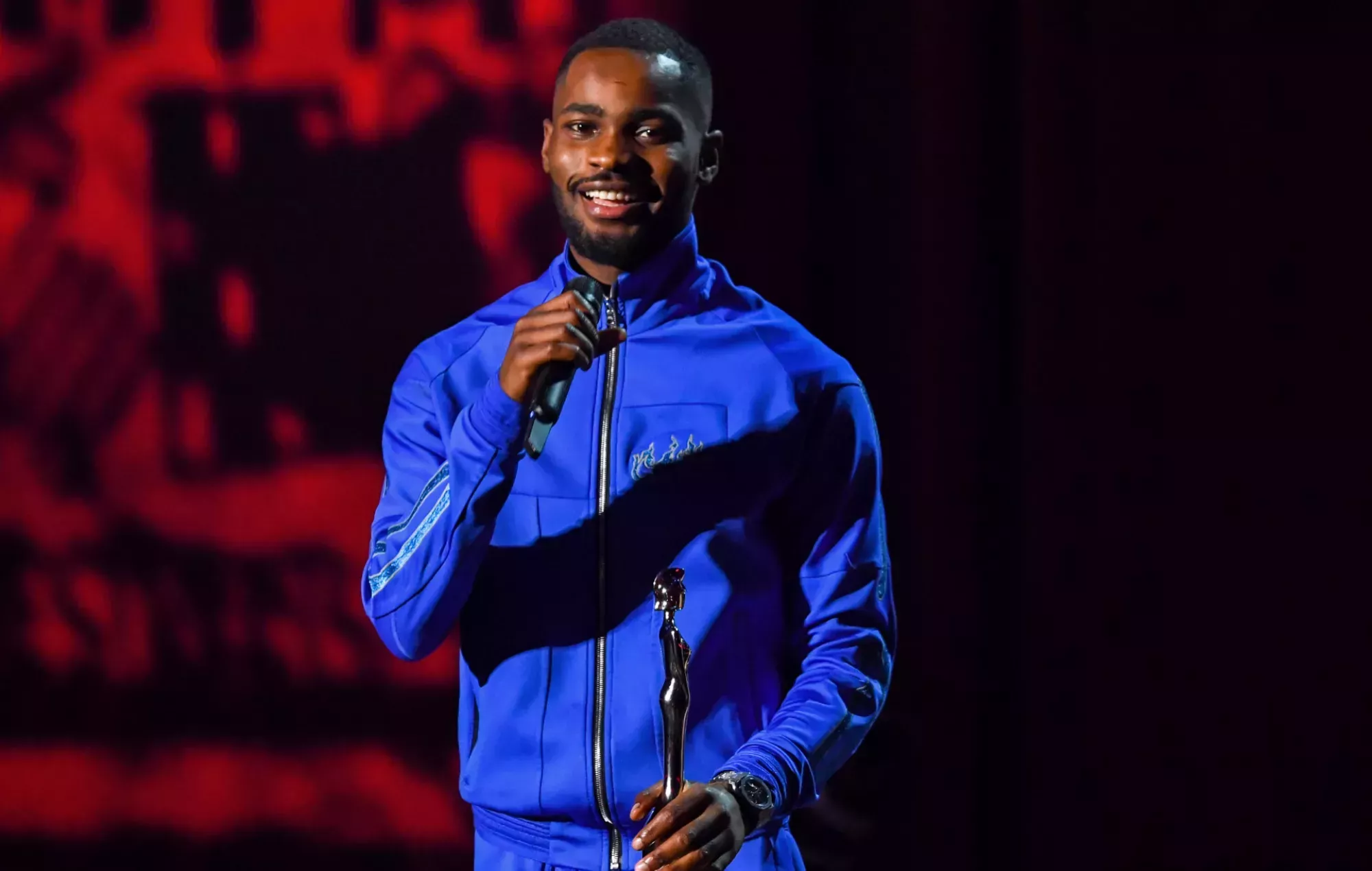 Dave se abre a la inmigración en una nueva y emotiva entrevista